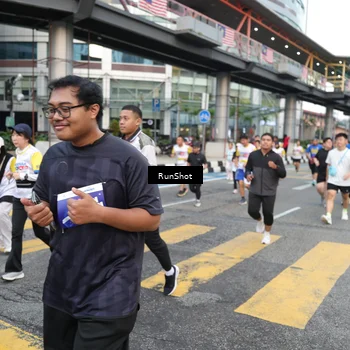 Runner Photo 4510782