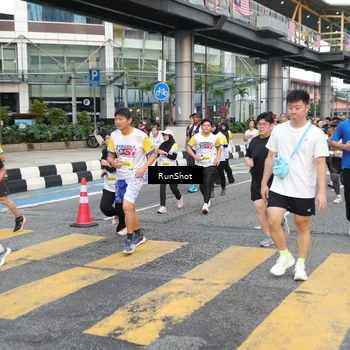 Runner Photo 4511020
