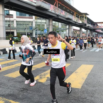 Runner Photo 4511687