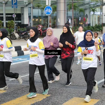 Runner Photo 4513218