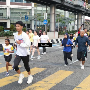 Runner Photo 4513618