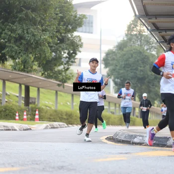 Runner Photo 4513673