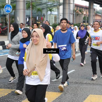 Runner Photo 4514294