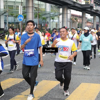 Runner Photo 4514423
