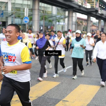 Runner Photo 4514435