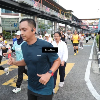 Runner Photo 4514709