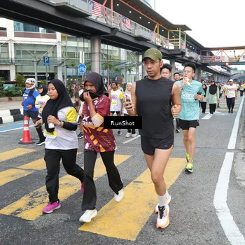 Runner Photo 4515282