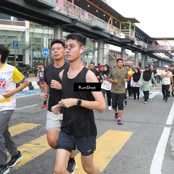 Runner Photo 4515373