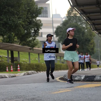 Runner Photo 4516371