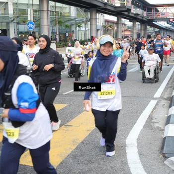 Runner Photo 4516657