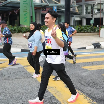 Runner Photo 4516703