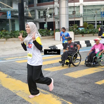Runner Photo 4516776