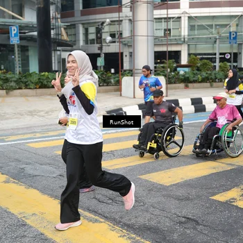 Runner Photo 4516794