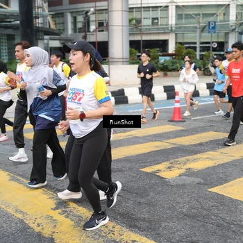 Runner Photo 4517400