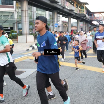 Runner Photo 4519701