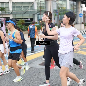 Runner Photo 4520678