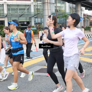 Runner Photo 4520690