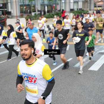 Runner Photo 4521673