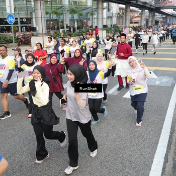 Runner Photo 4523381