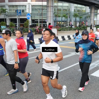 Runner Photo 4525024