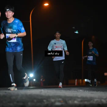 Runner Photo 4525373