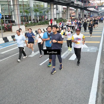 Runner Photo 4525673