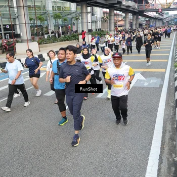 Runner Photo 4525719