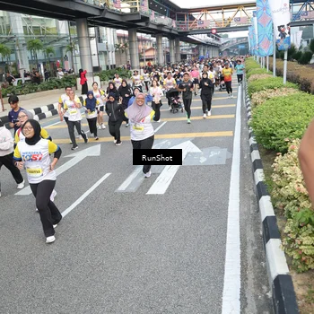 Runner Photo 4528163