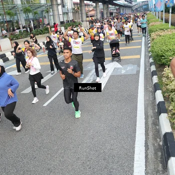 Runner Photo 4528572