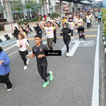 Runner Photo 4528630