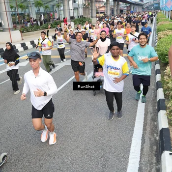 Runner Photo 4529172