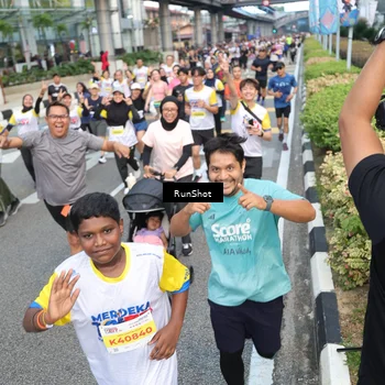 Runner Photo 4529343