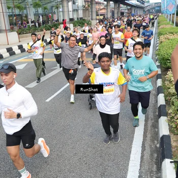 Runner Photo 4529349