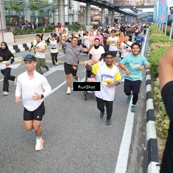 Runner Photo 4529365