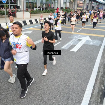 Runner Photo 4530585