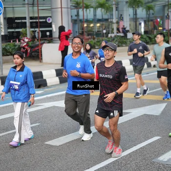 Runner Photo 4533400