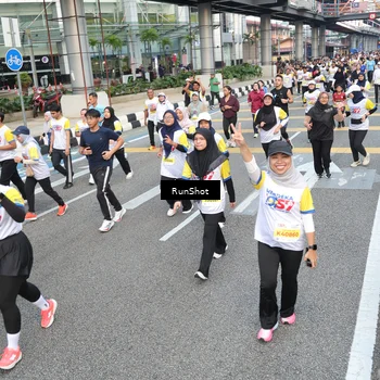 Runner Photo 4533676