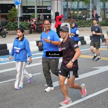 Runner Photo 4533678