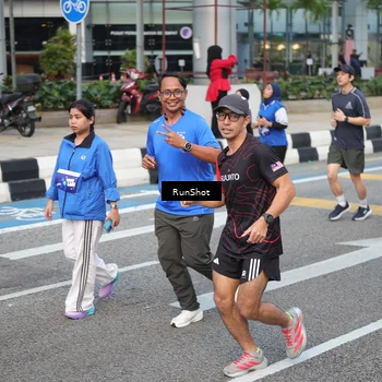 Runner Photo 4533765