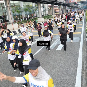 Runner Photo 4533844