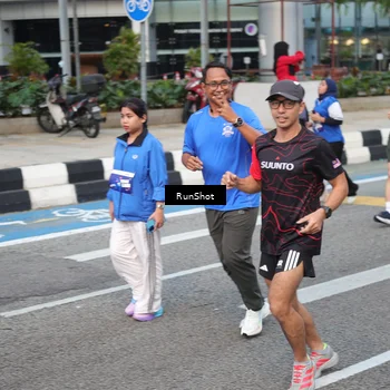 Runner Photo 4534023