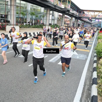 Runner Photo 4534364