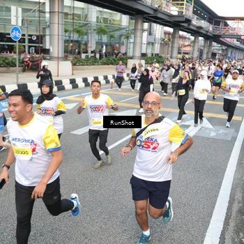 Runner Photo 4534378