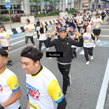 Runner Photo 4536045