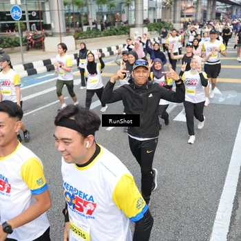 Runner Photo 4536063