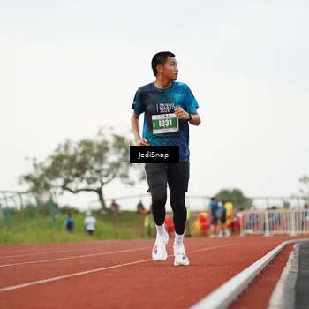 Runner Photo 4537600