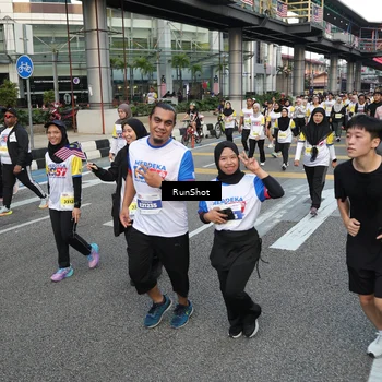 Runner Photo 4558413