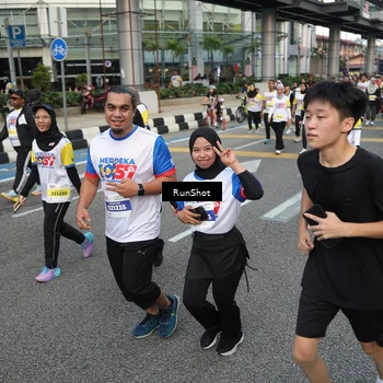 Runner Photo 4558441