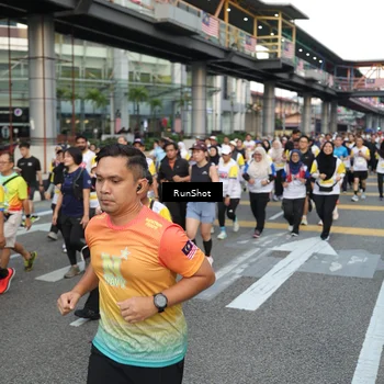 Runner Photo 4560369