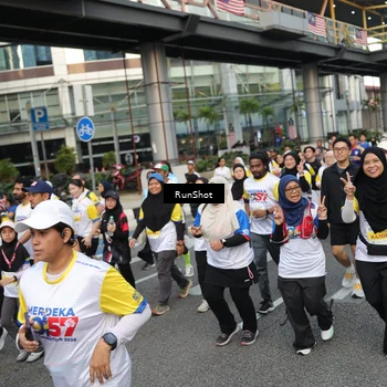 Runner Photo 4560504